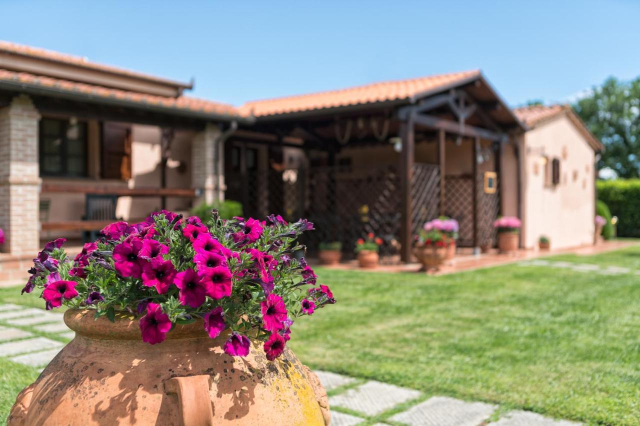 Agriturismo Lucerna Del Lago Prile カスティリオーネ・デッラ・ペスカーイア エクステリア 写真