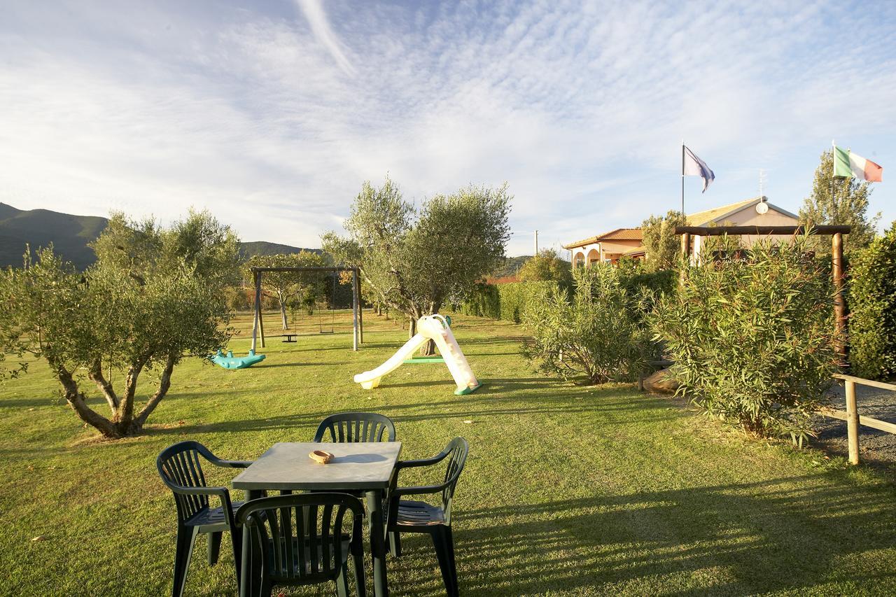 Agriturismo Lucerna Del Lago Prile カスティリオーネ・デッラ・ペスカーイア エクステリア 写真