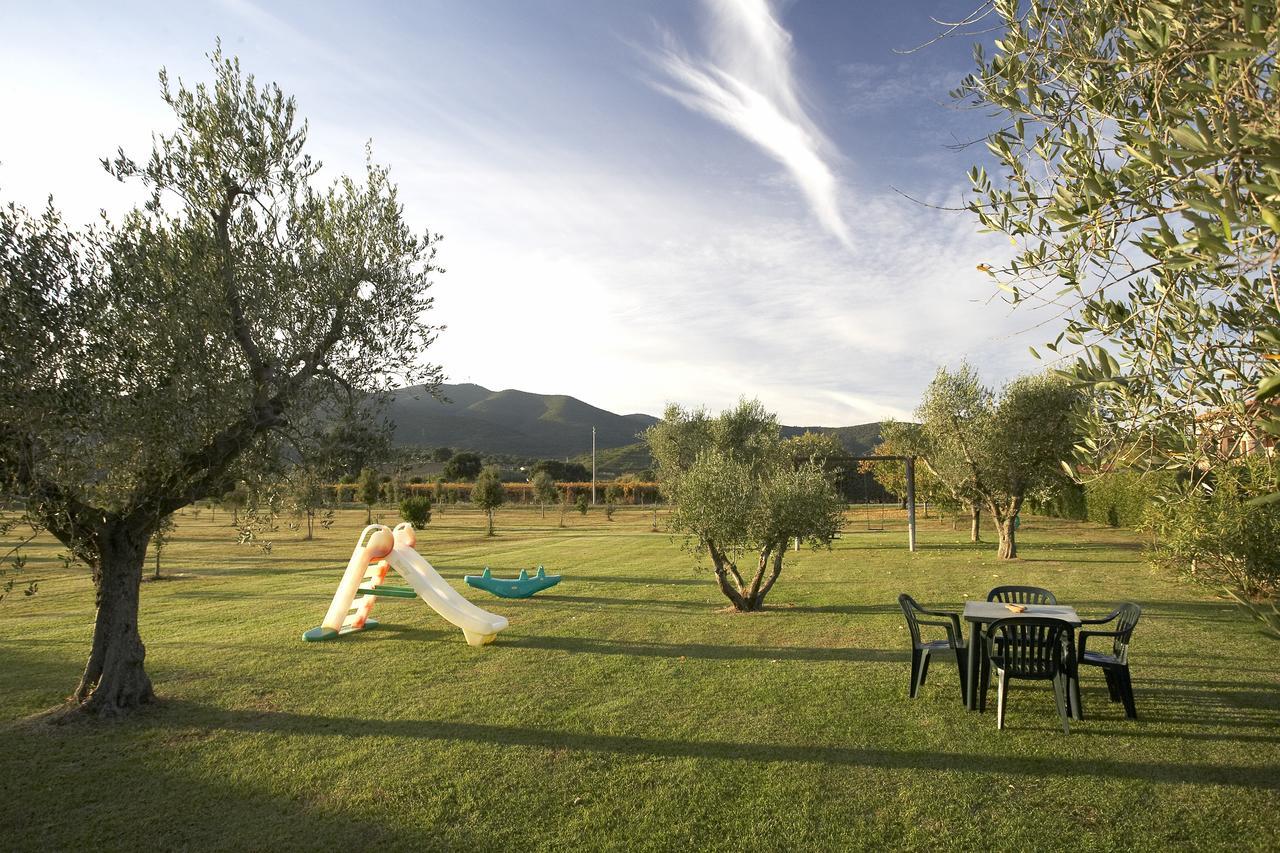 Agriturismo Lucerna Del Lago Prile カスティリオーネ・デッラ・ペスカーイア エクステリア 写真